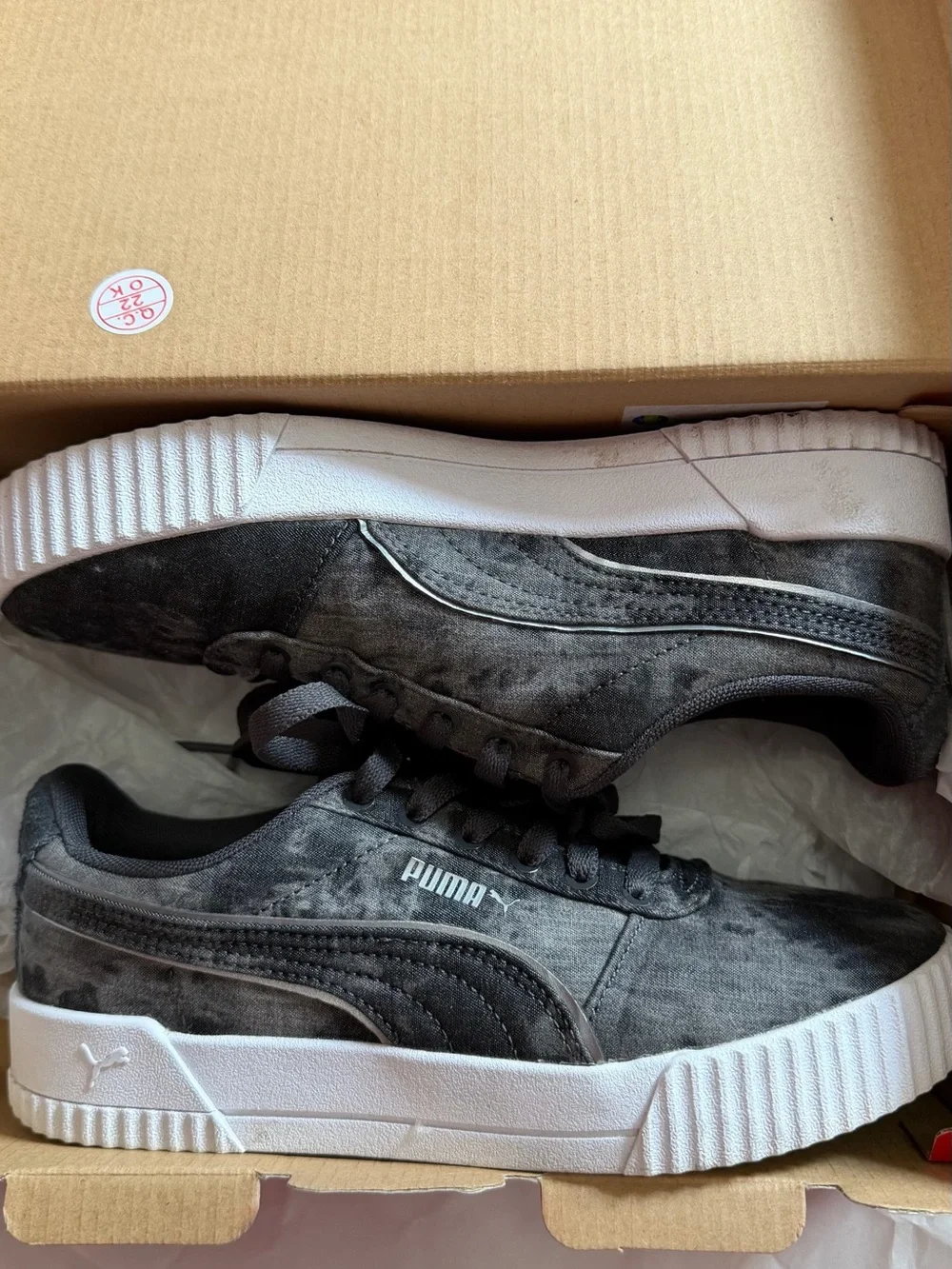 Puma Women’s Black and White Velvet-Effect Low Top Platform Sneakers